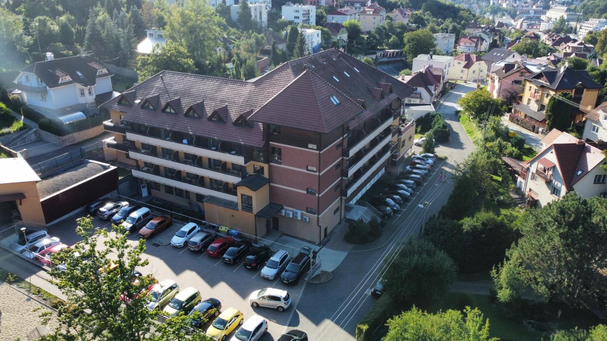 Hotel Ambra Luhačovice Exterior foto