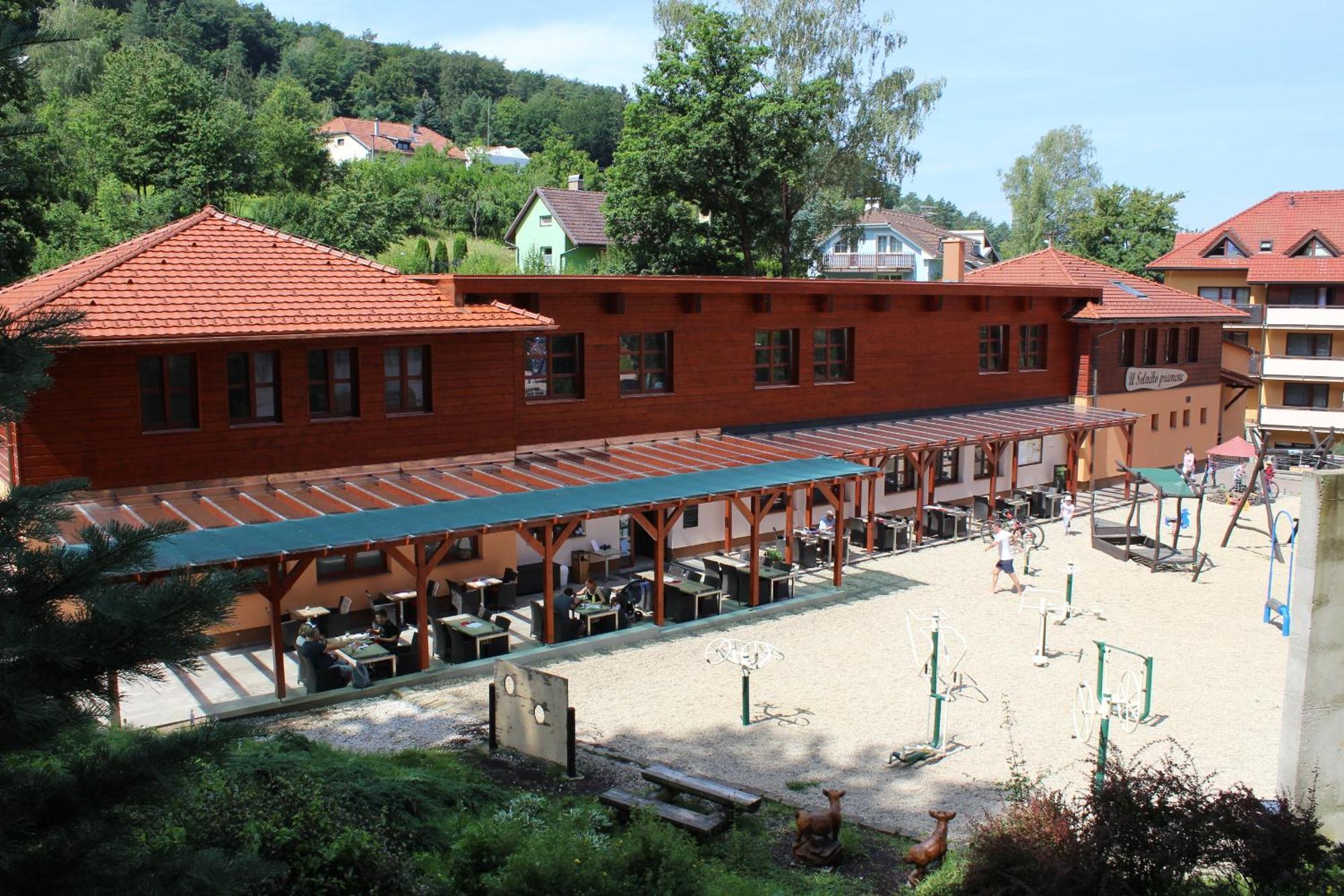 Hotel Ambra Luhačovice Exterior foto