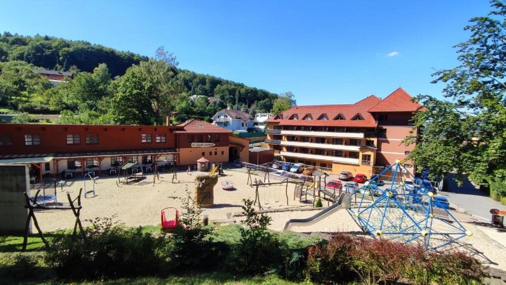 Hotel Ambra Luhačovice Exterior foto